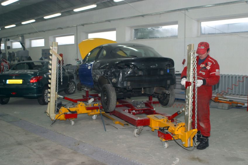 Get Solid Deals on Car Body Repair in London, Ontario